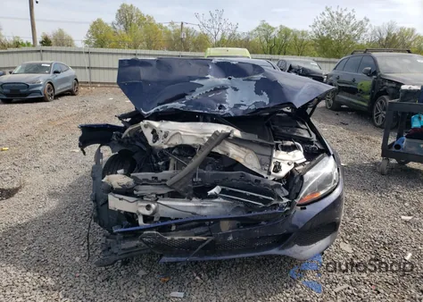 2015 Mercedes-Benz C 300 4Matic z USA, uszkodzony, nr VIN 55SWF4KB7FU095700